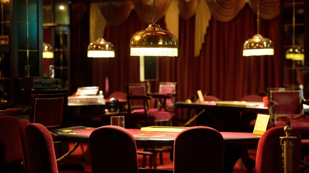 House edge as a factor in the Paroli bank management system in roulette