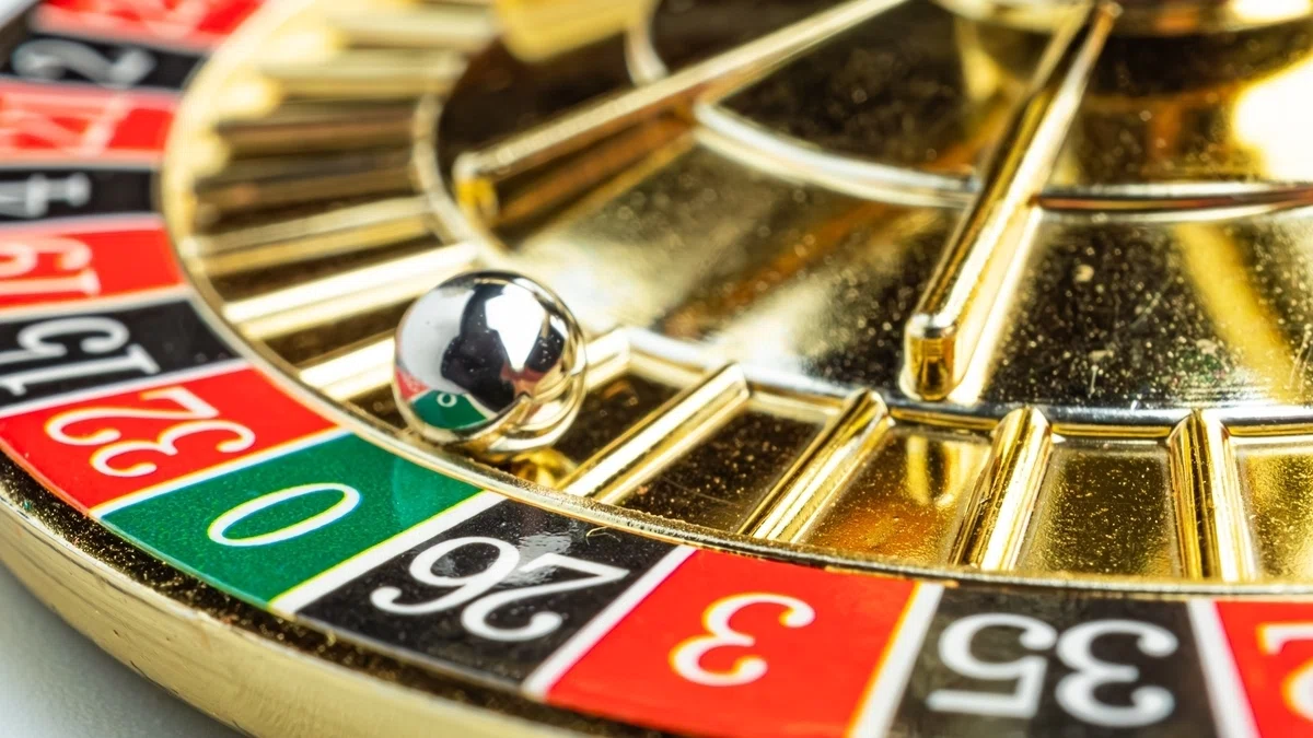 The La Partage rule of french roulette