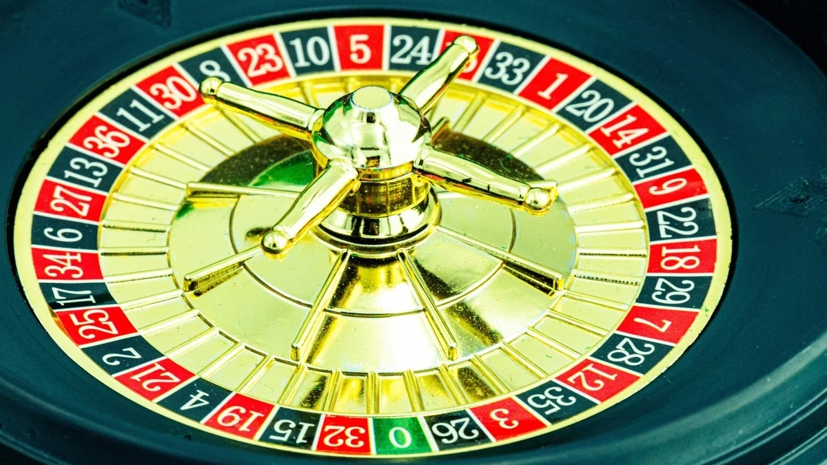 Virtual divisions of the roulette wheel for neighbor bets