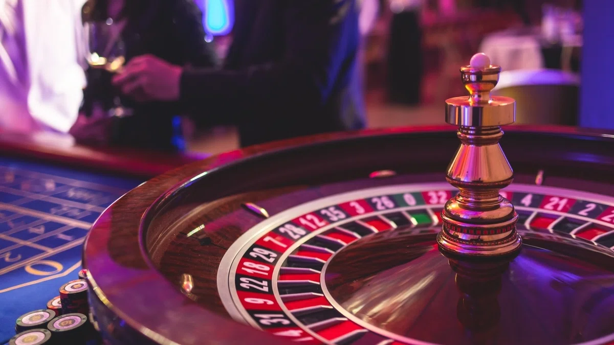 Announced bets and call bets on the roulette game