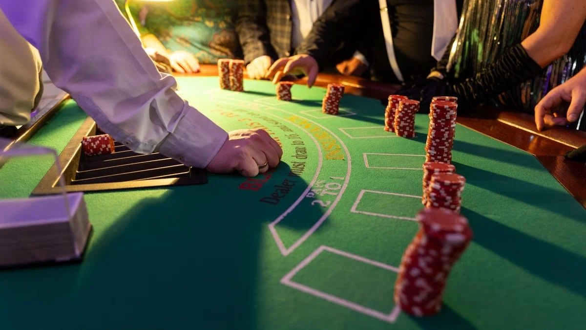 Bankroll management systems on the blackjack social casino game